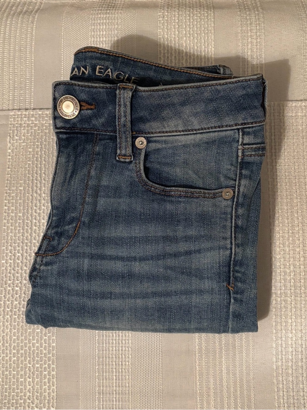 American Eagle Outfitters Women’s Medium Blue Slim Straight Jeans 0-Short